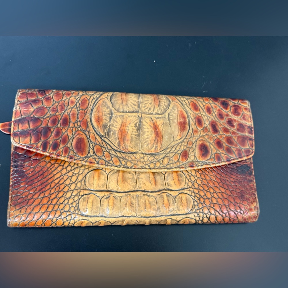 Vintage BRAHMIN BROWN LEATHER Checkbook Tri-Fold Wallet Croc embossed zip pocket